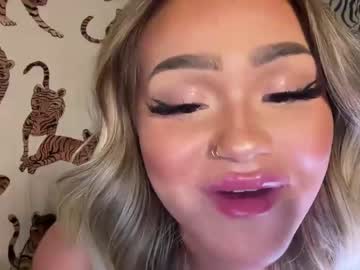 latina cam girl ari_02 image #3316726