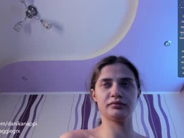 latina cam girl danikanappi image #4349270