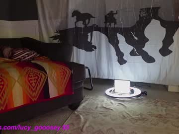 latina cam girl lucy_gooosey image #3837776