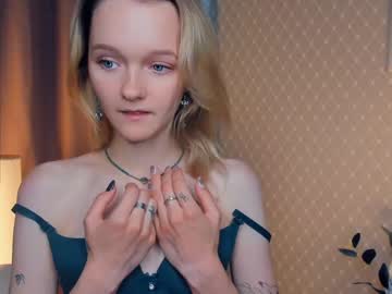 latina cam girl rose_glasses image #4645528