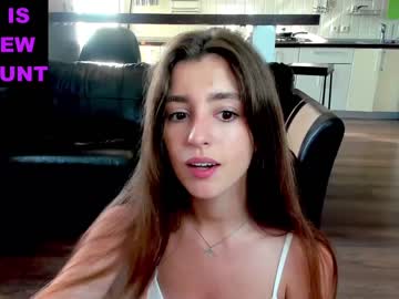 latina cam girl coy_amina_ image #1615760