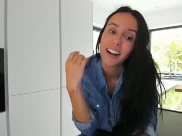 latina cam girl miiiawallace image #1083052