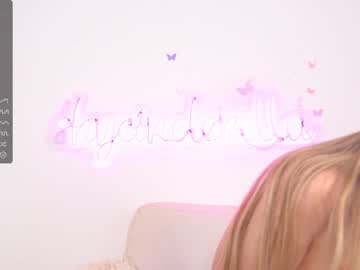 latina cam girl shycinderella image #3677392