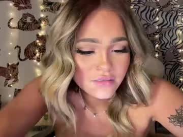 latina cam girl ari_02 image #3330778