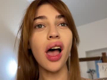 latina cam girl cuteelsa_ image #4504901