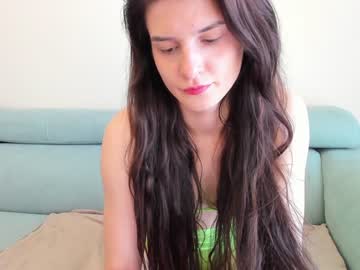 latina cam girl elaanna image #3480248