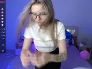 latina cam girl amelialuck image #2484690