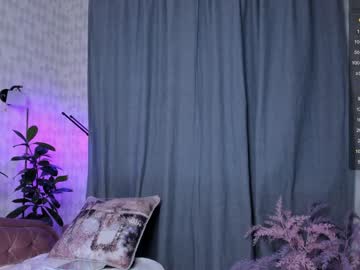 latina cam girl lika_moon image #2171761