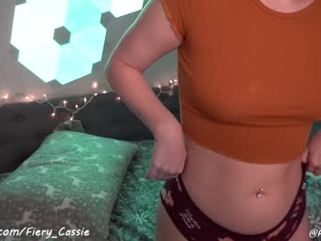 latina cam girl fiery_redhead image #2234734