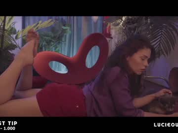 latina cam girl lucieoude_ image #2548649