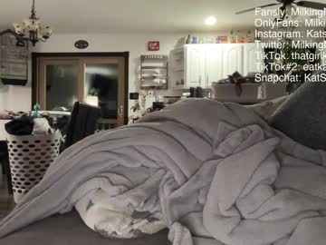 latina cam girl milkingmommy image #3001639