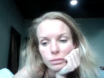 latina cam girl carinablair777 image #4643968