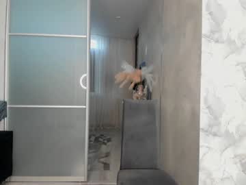 latina cam girl mia_devill image #2754398