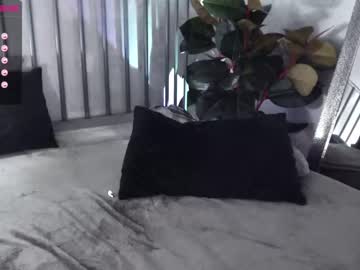 latina cam girl juliabeng1 image #476406