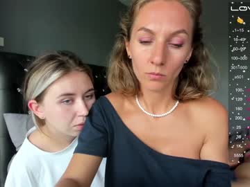 latina cam couple mrs_kiss_vhs image #2858904