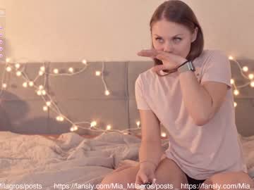 latina cam girl mia_milagros image #1841944