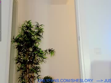 latina cam girl hell_lo image #756216