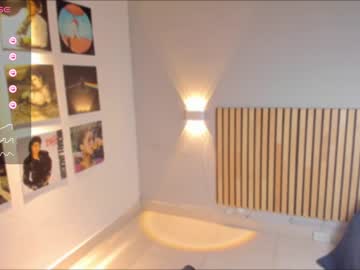 latina cam girl little_effy18 image #3401174