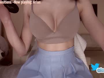 latina cam girl hollyextra image #577488