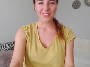 latina cam girl emerald_kittycat image #3012032