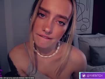latina cam girl _yvie_ image #3905305