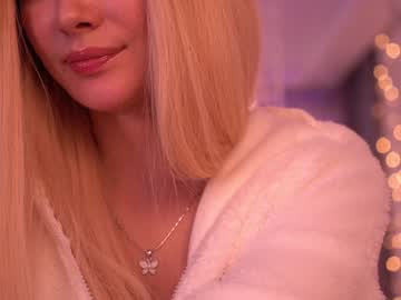 latina cam girl sweety_rinushka_ image #2213700