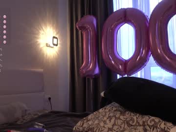 latina cam girl golden_alinee image #4498767