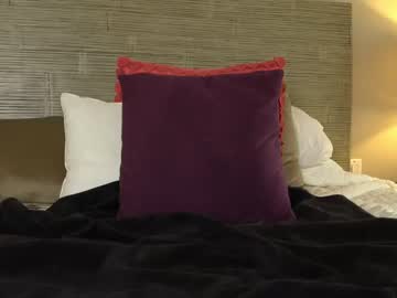 latina cam girl belle_jlou image #3405425