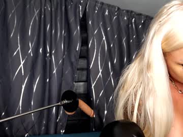 latina cam girl dee_waters image #3338635
