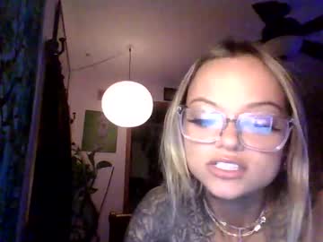 latina cam girl teddysky69 image #4727346