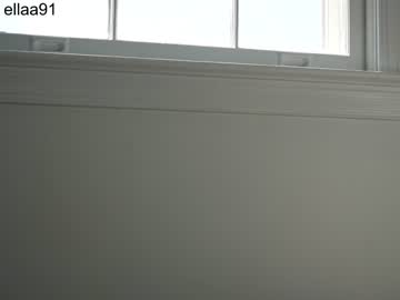 latina cam girl ellaa91 image #3725352