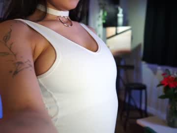 latina cam girl jadeperez_ image #2439139