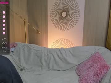latina cam girl happiness_call image #3061161