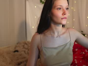 kelly_ember latina cam