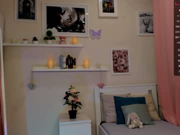 latina cam girl chloe_catherine_mykers image #2390347