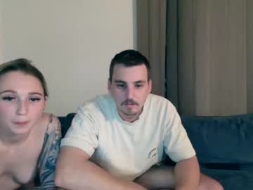 latina cam couple nickmaxx_louisegc image #2064669
