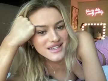 latina cam girl ellaxxrose image #4673323