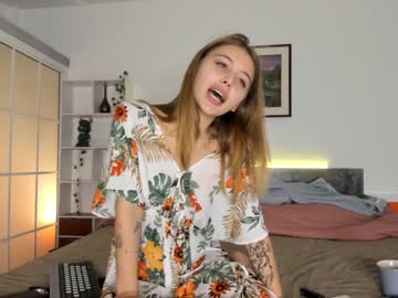 latina cam girl l0ve_sh0w image #3753683