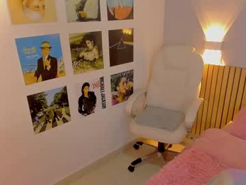 latina cam girl little_effy18 image #3721441