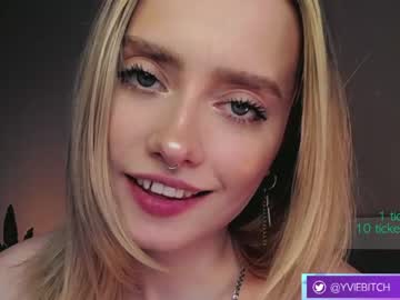 latina cam girl _yvie_ image #2622268