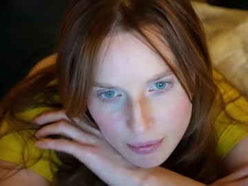 latina cam girl ellaa91 image #2073999