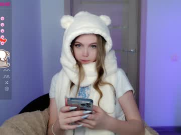 latina cam girl small_blondee image #2173530