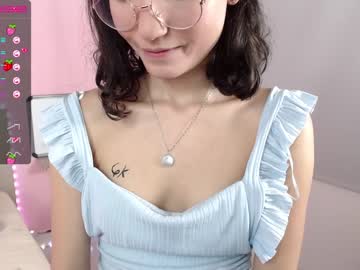 latina cam girl little_effy18 image #1237989