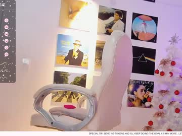 latina cam girl little_effy18 image #3927894