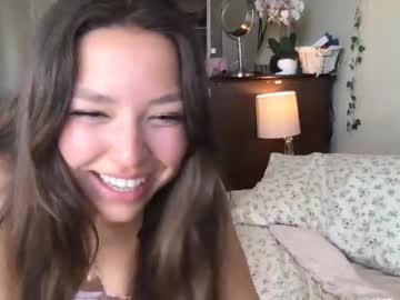 latina cam girl itszoee image #4586601