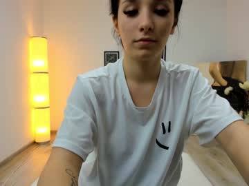 latina cam girl deea_lexa image #4217386