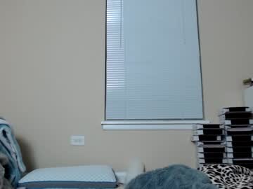 latina cam girl lily_brooke image #1024823