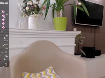 latina cam girl small_blondee image #1380299