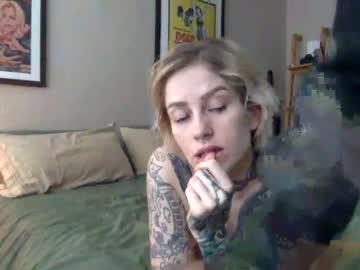 latina cam couple mickinmolly image #635025