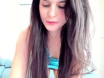 latina cam girl elaanna image #3627648